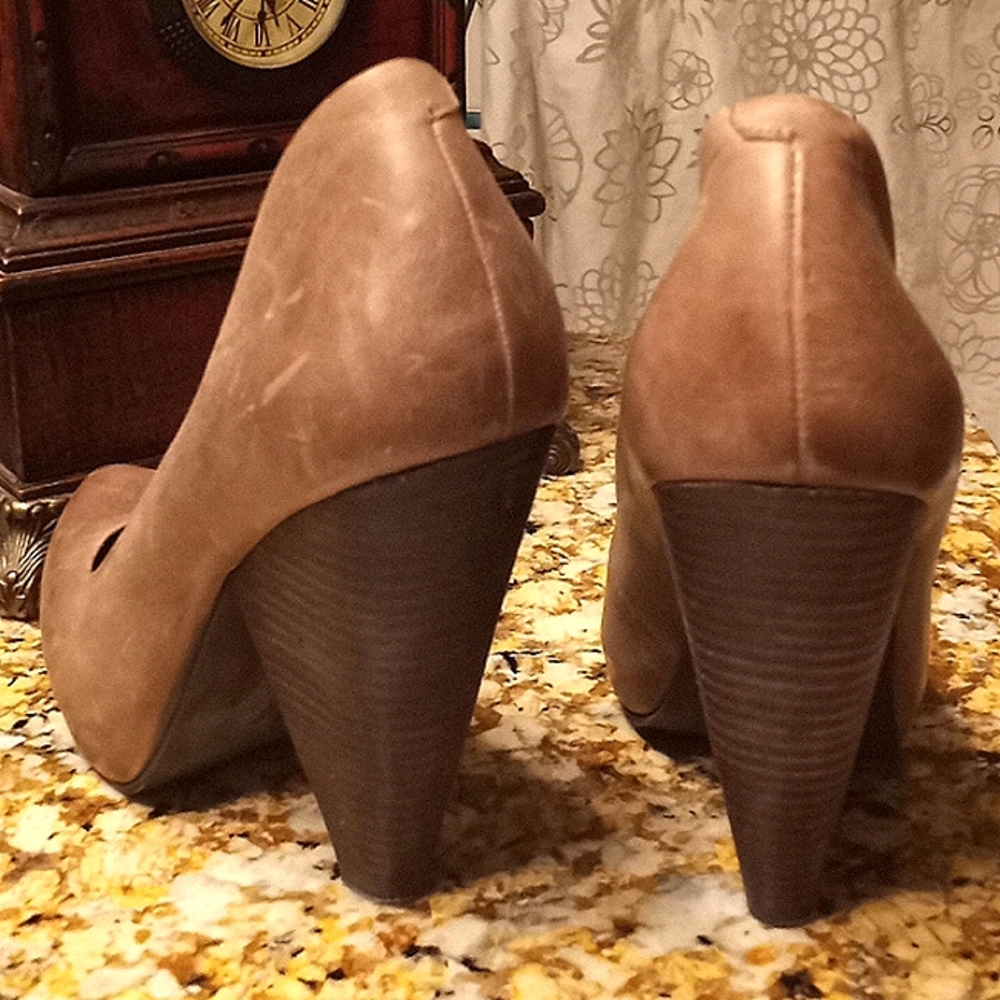 Trouve stacked heels,7tan,taupe - Picture 2 of 4